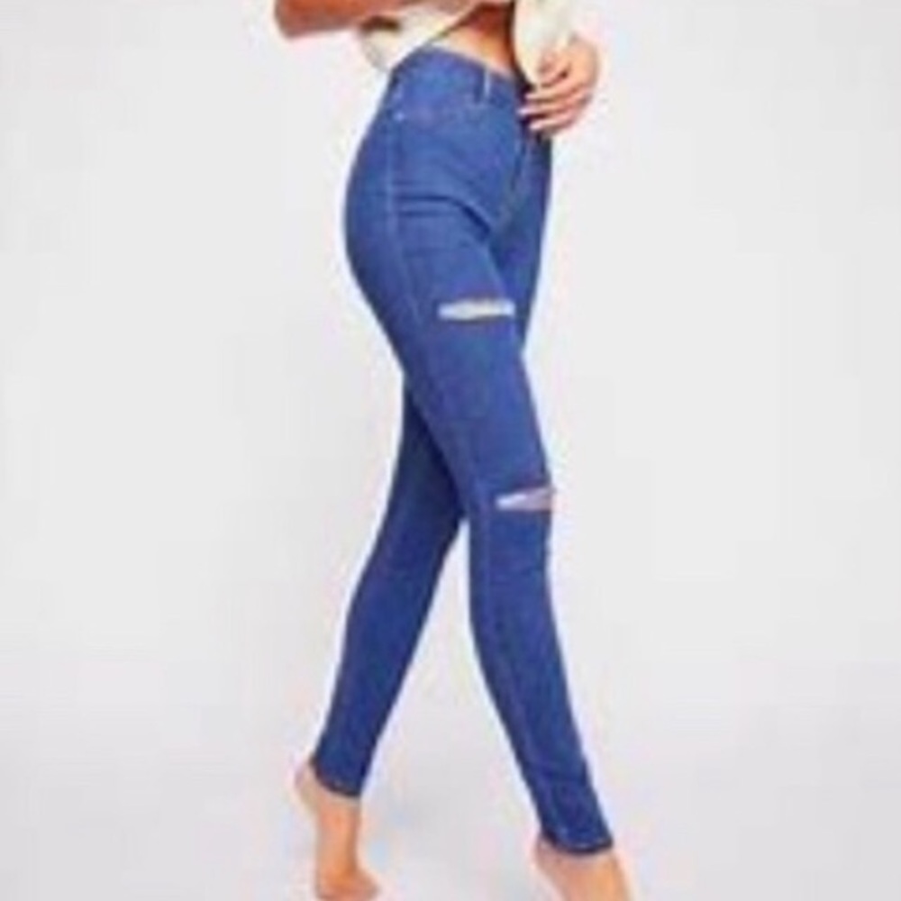 Free people Distressed skinny jeans